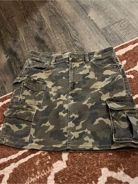Camouflage Cargo Mini Skirt - Olive Camo
